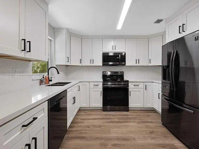 Small Image of 4260 NORTH WEST 19TH AVE, Oakland Park Number 5