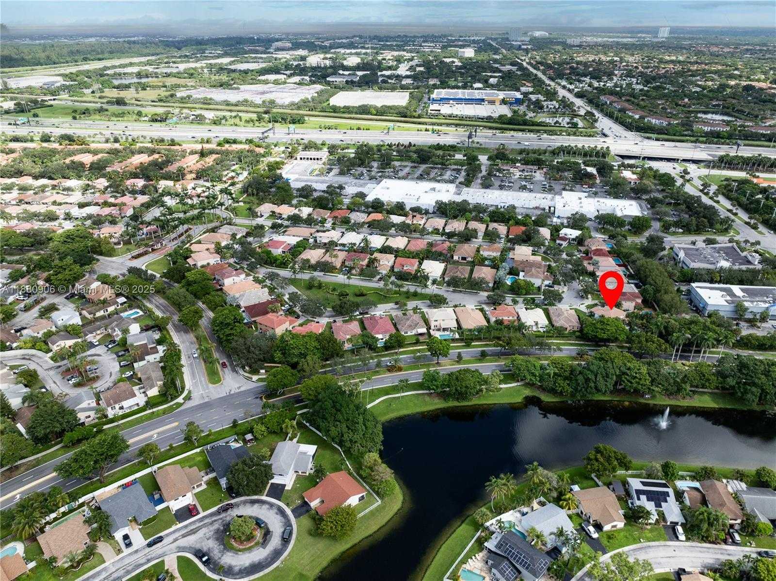 Small Image of 13704 SOUTH GARDEN COVE CIR, Davie Number 40