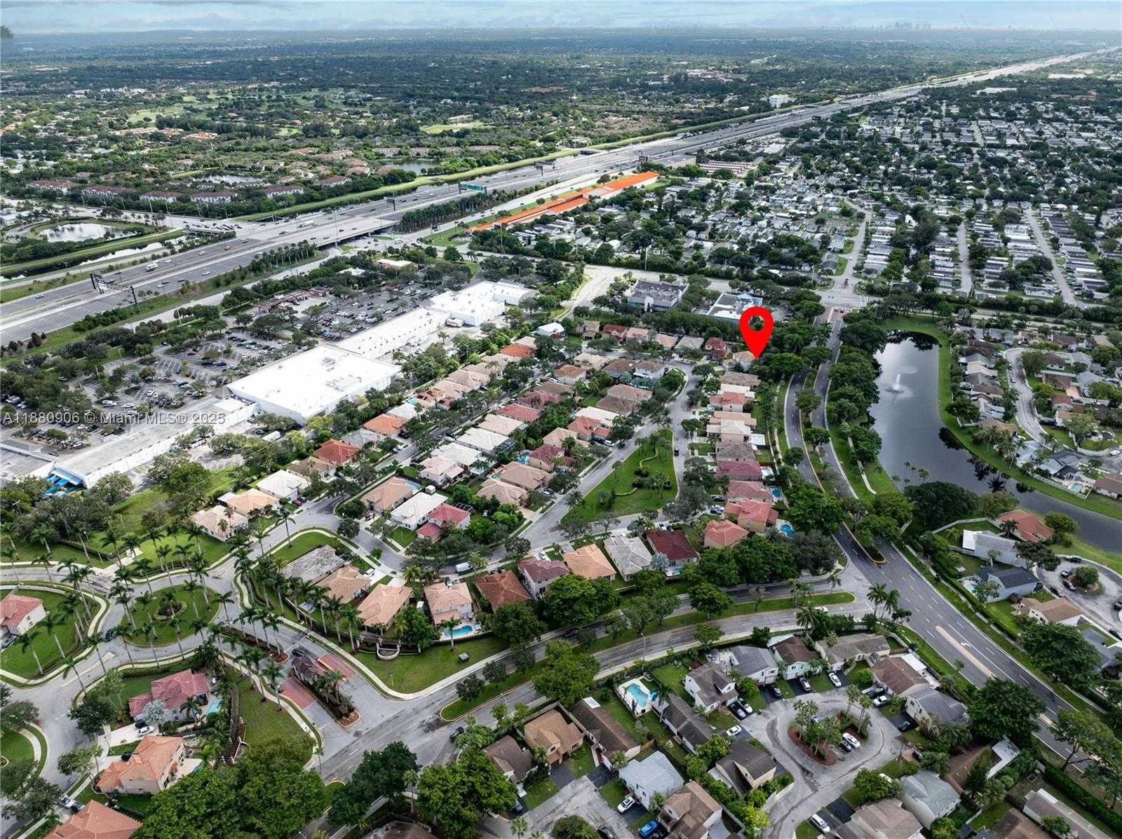 Small Image of 13704 SOUTH GARDEN COVE CIR, Davie Number 42
