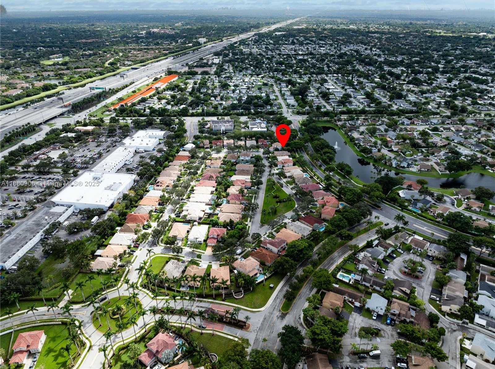 Small Image of 13704 SOUTH GARDEN COVE CIR, Davie Number 43