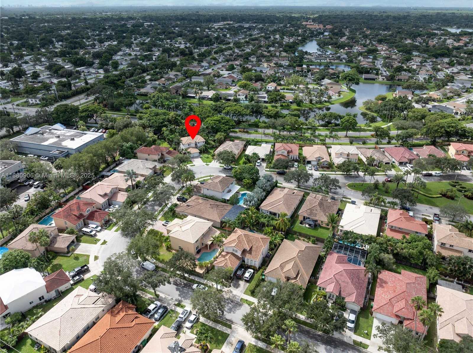 Small Image of 13704 SOUTH GARDEN COVE CIR, Davie Number 44