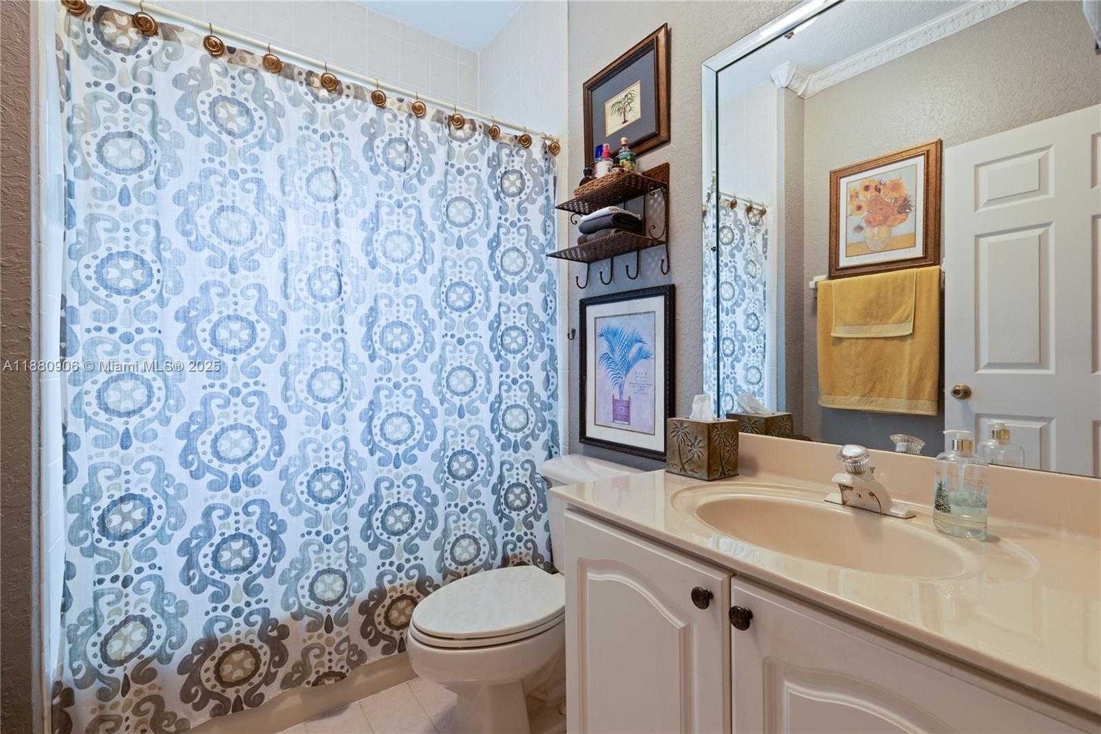 Small Image of 13704 SOUTH GARDEN COVE CIR, Davie Number 9