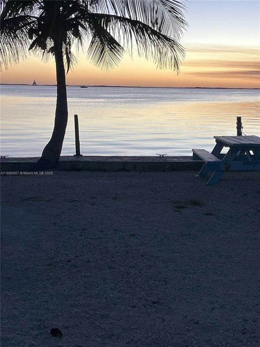 Small Image of 325 CALUSA ST, Key Largo Number 13