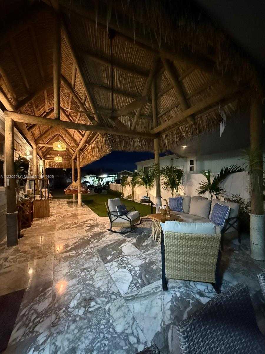 Small Image of 325 CALUSA ST, Key Largo Number 14