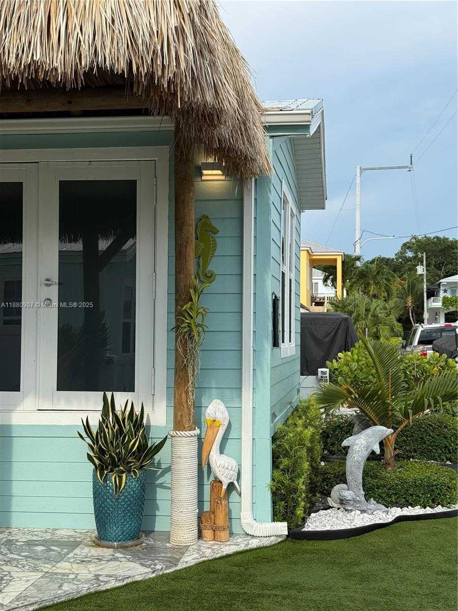 Small Image of 325 CALUSA ST, Key Largo Number 3