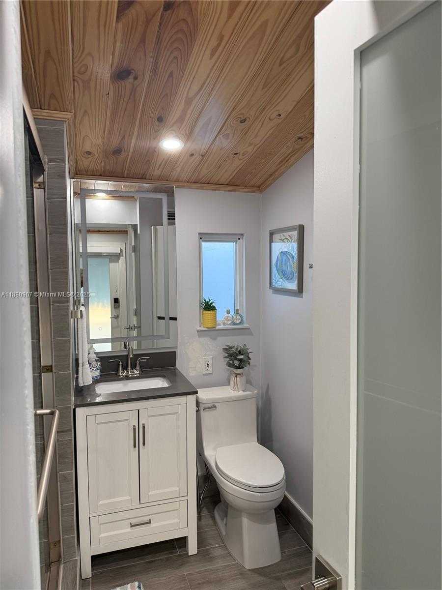 Small Image of 325 CALUSA ST, Key Largo Number 9
