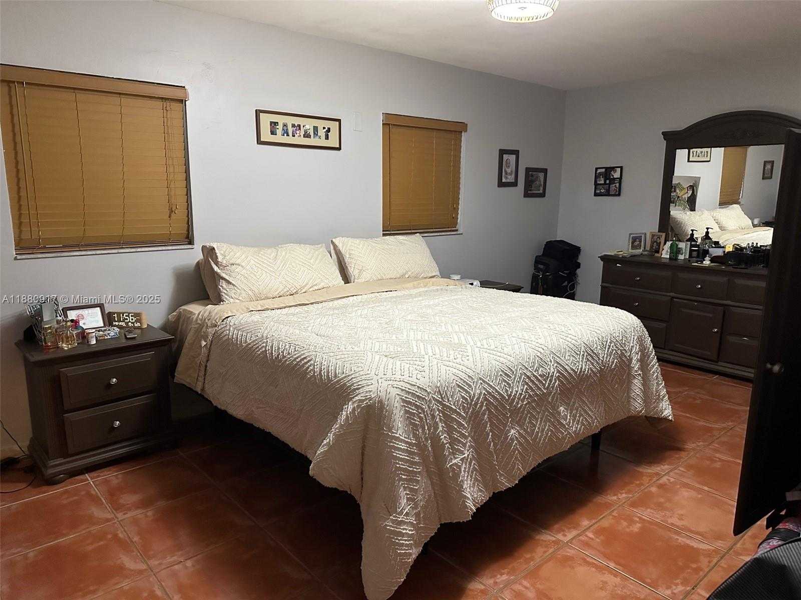 Imagen de Pequeño Objeto