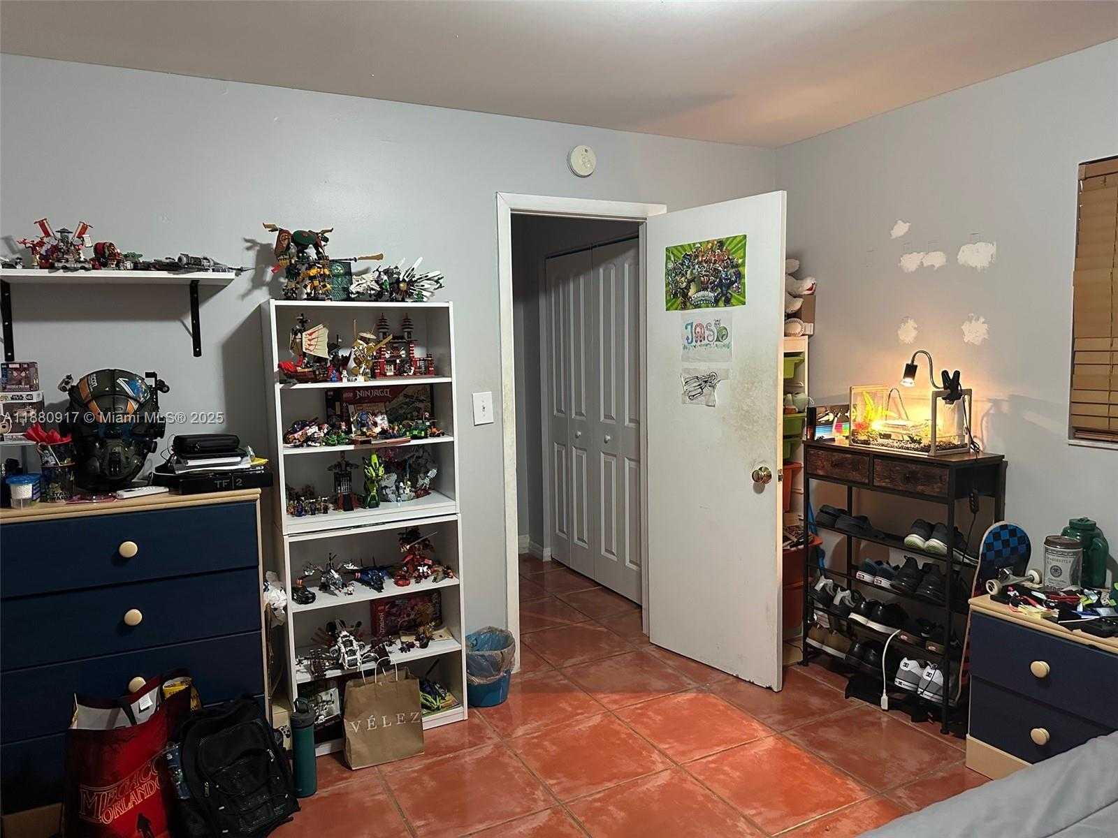 Imagen de Pequeño Objeto
