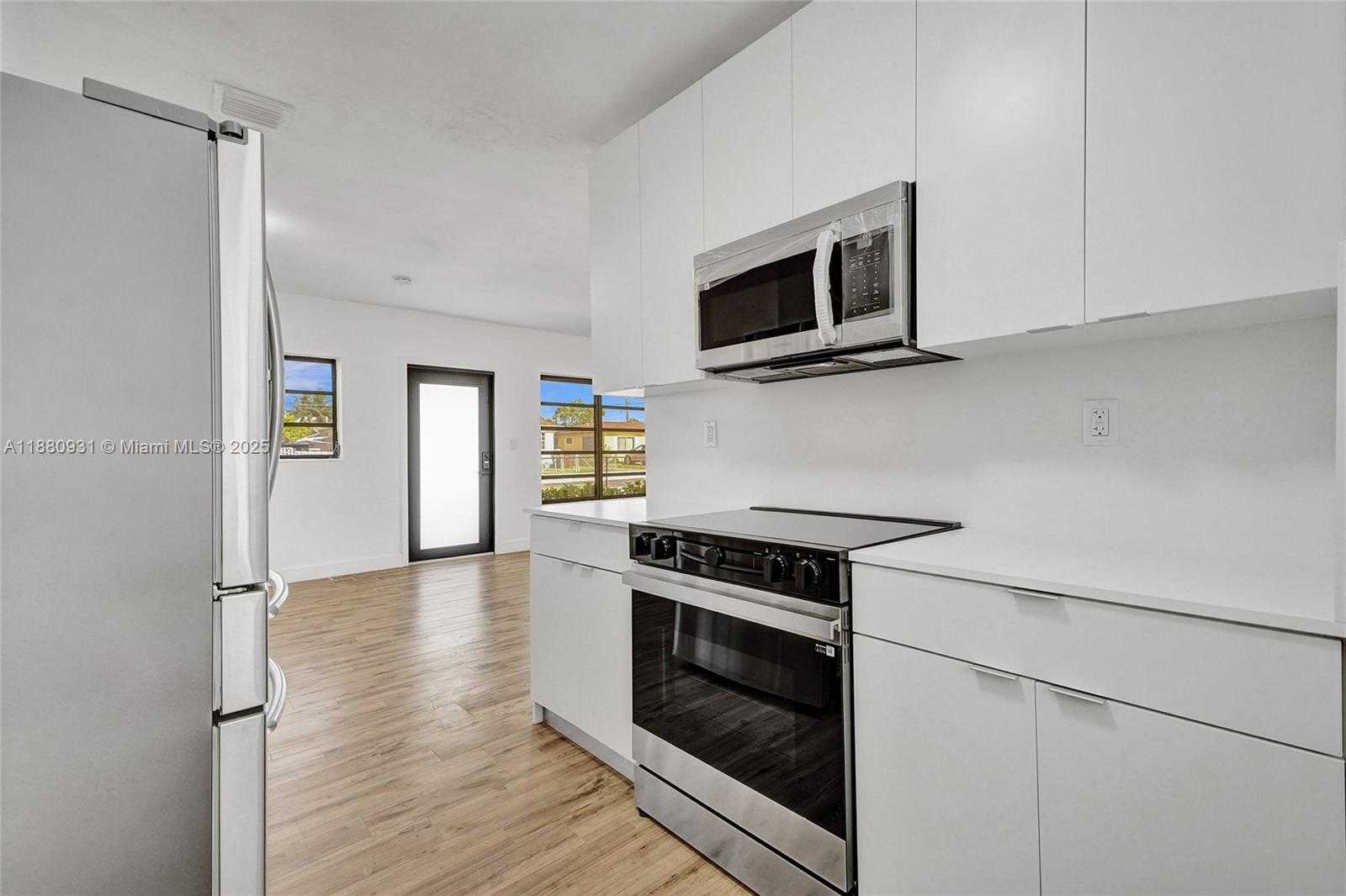 Small Image of 4631 EAST 8TH CT, Hialeah Number 19