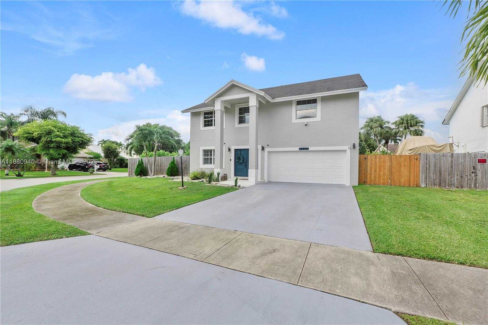 Small Image of 21970 SOUTH WEST 97TH CT, Cutler Bay Number 2