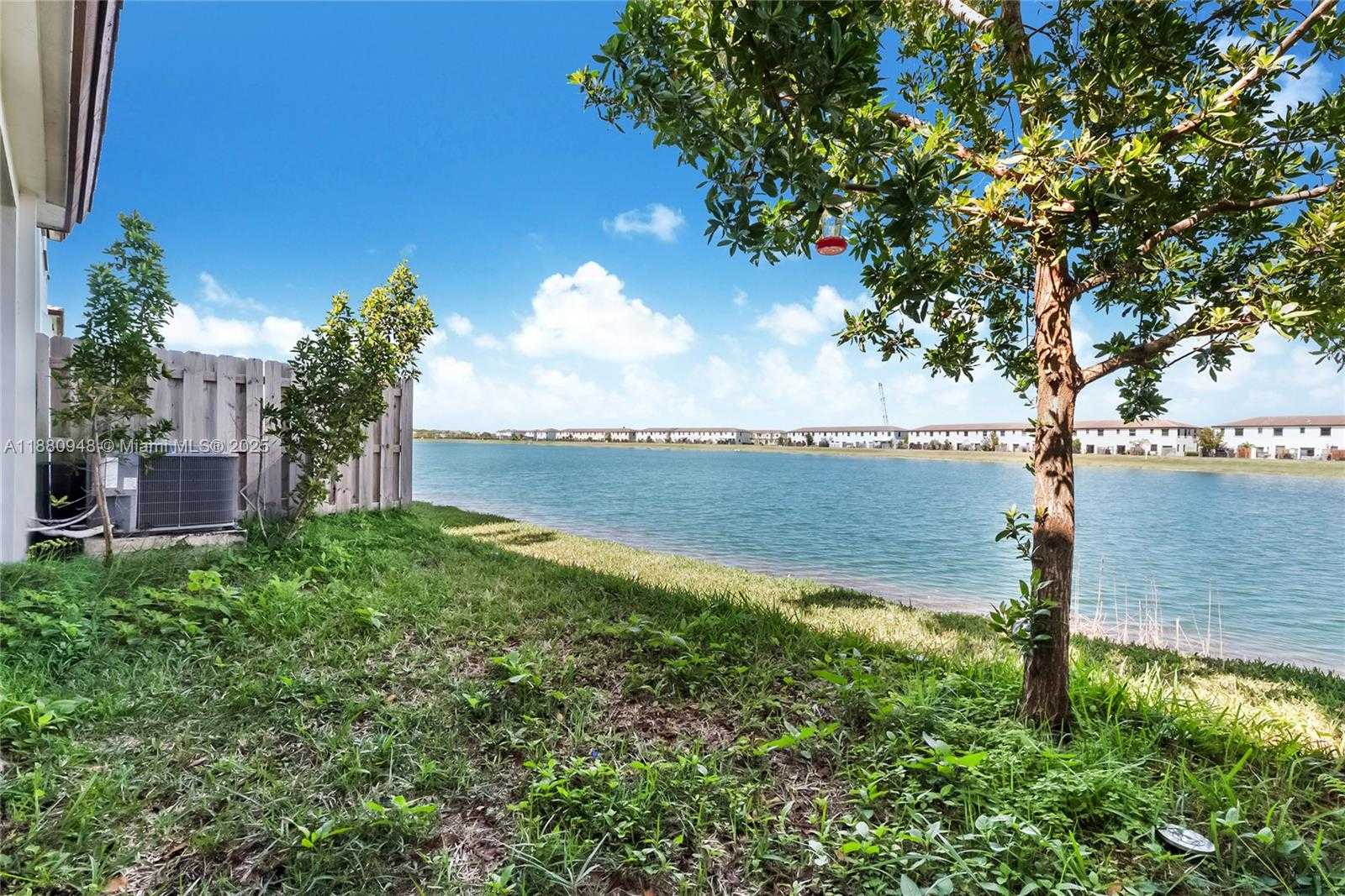 Small Image of 10103 SOUTH WEST 231ST LN, Miami Number 6
