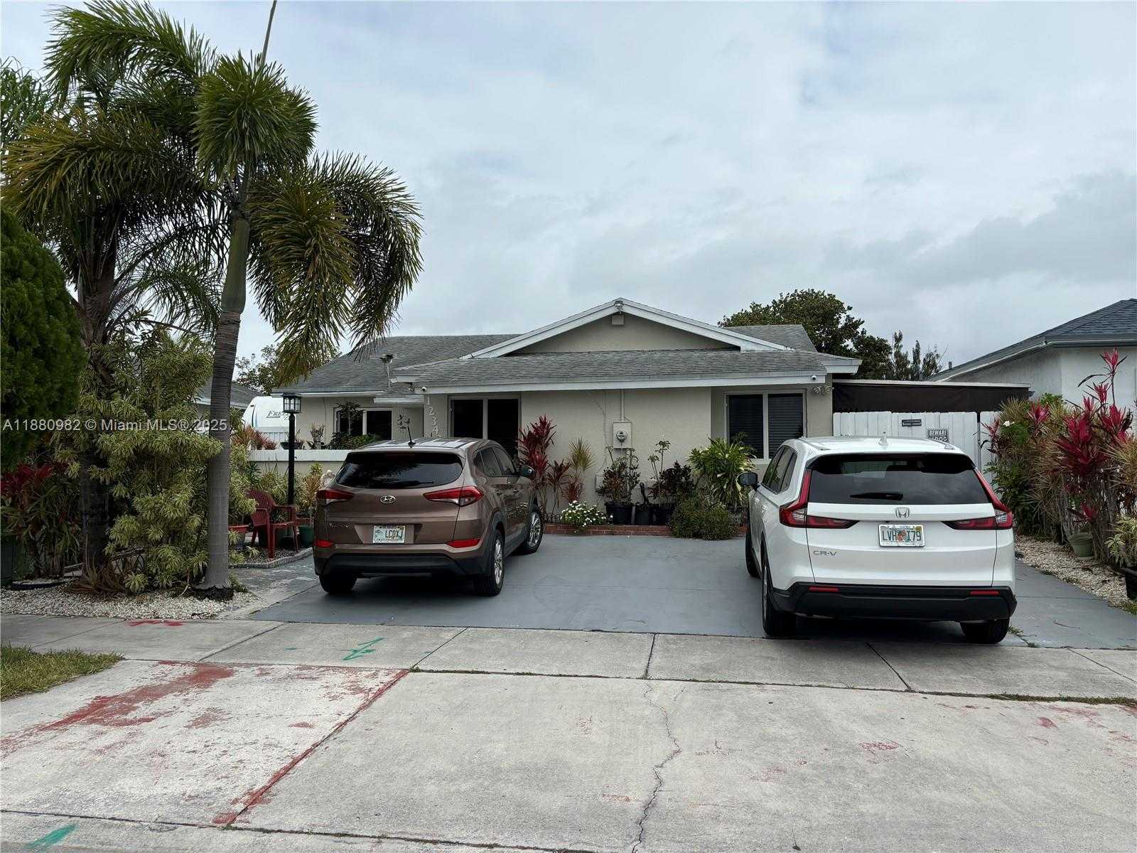 Small Image of 12343 SOUTH WEST 195TH TER, Miami Number 2