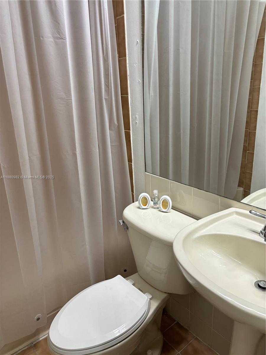 Small Image of 12343 SOUTH WEST 195TH TER, Miami Number 29