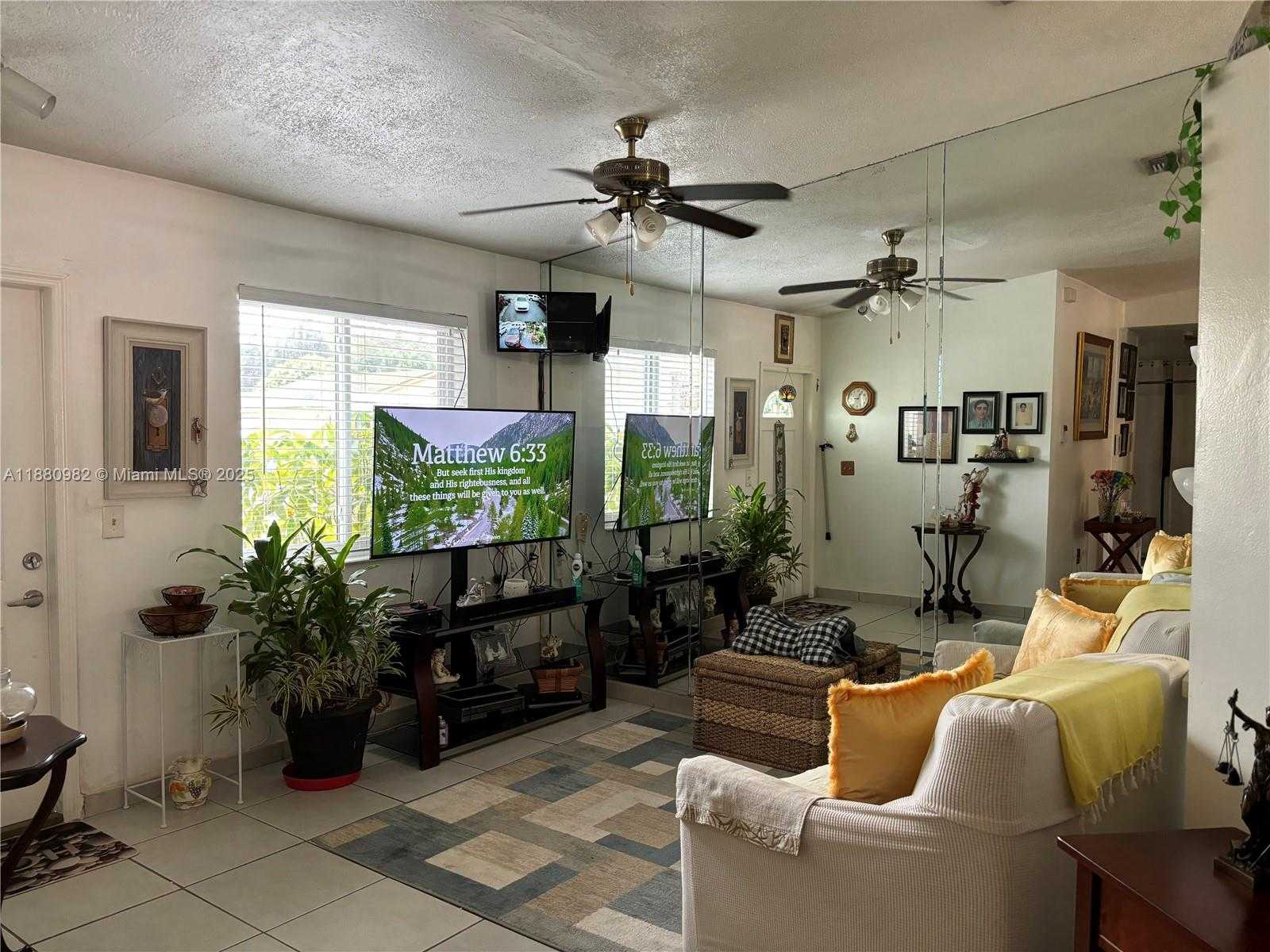 Small Image of 12343 SOUTH WEST 195TH TER, Miami Number 3