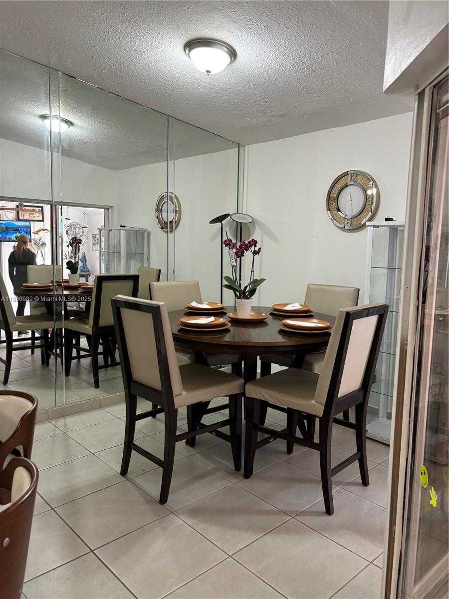 Small Image of 12343 SOUTH WEST 195TH TER, Miami Number 32