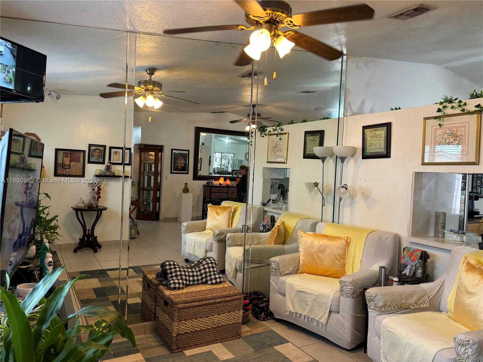 Small Image of 12343 SOUTH WEST 195TH TER, Miami Number 4
