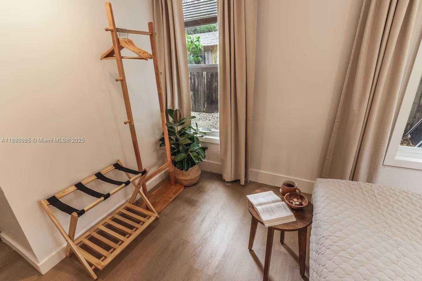 Small Image of 2515 NORTH EAST 182ND ST, North Miami Beach Number 12