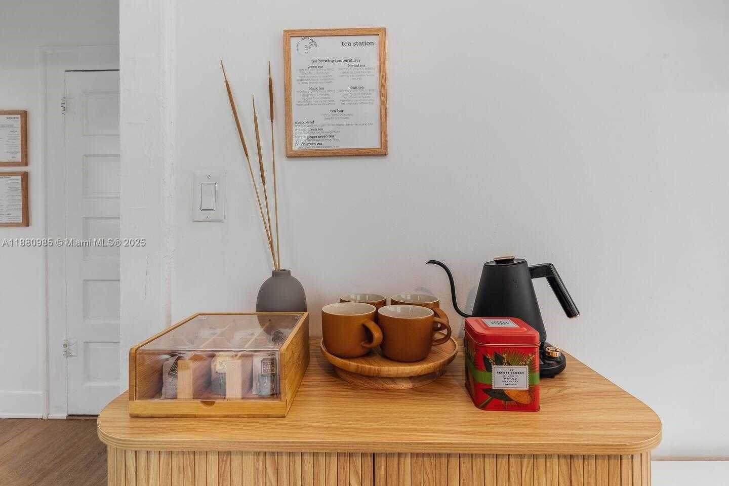 Small Image of 2515 NORTH EAST 182ND ST, North Miami Beach Number 4