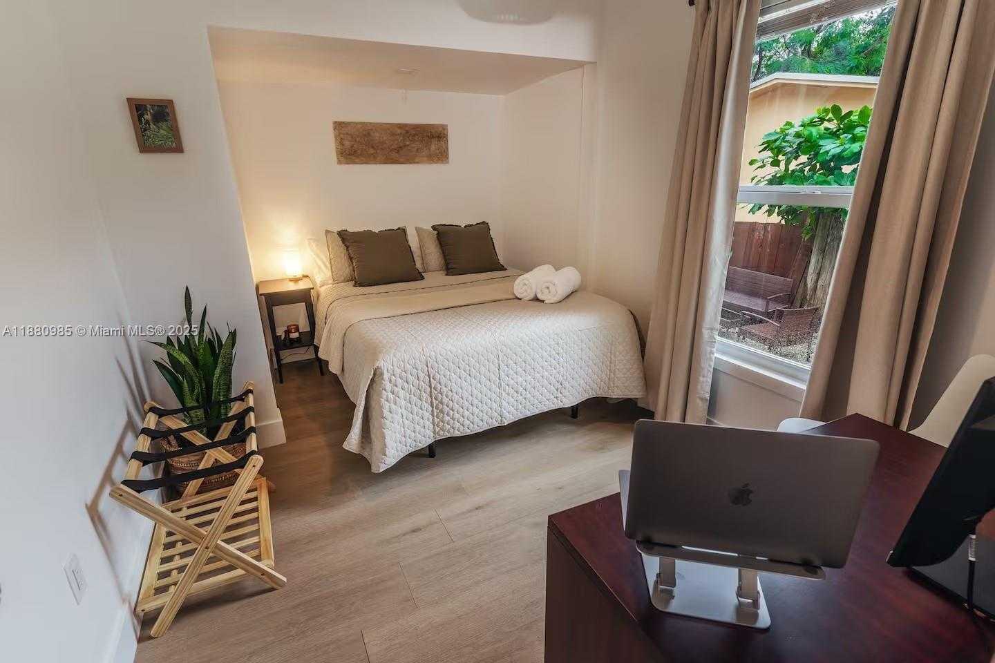 Small Image of 2515 NORTH EAST 182ND ST, North Miami Beach Number 7