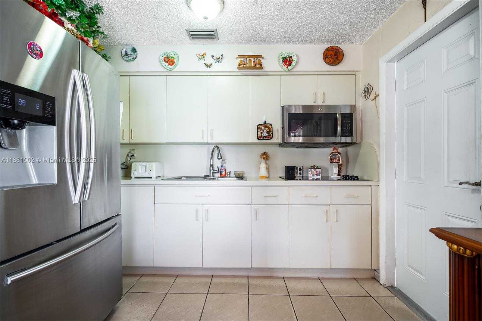 Small Image of 648 EAST 56TH ST, Hialeah Number 17