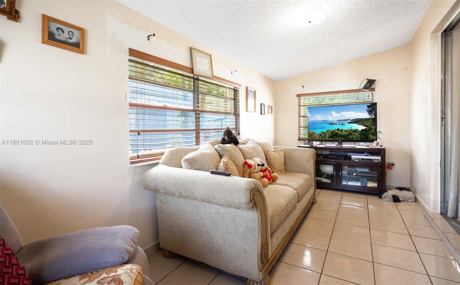 Small Image of 648 EAST 56TH ST, Hialeah Number 20
