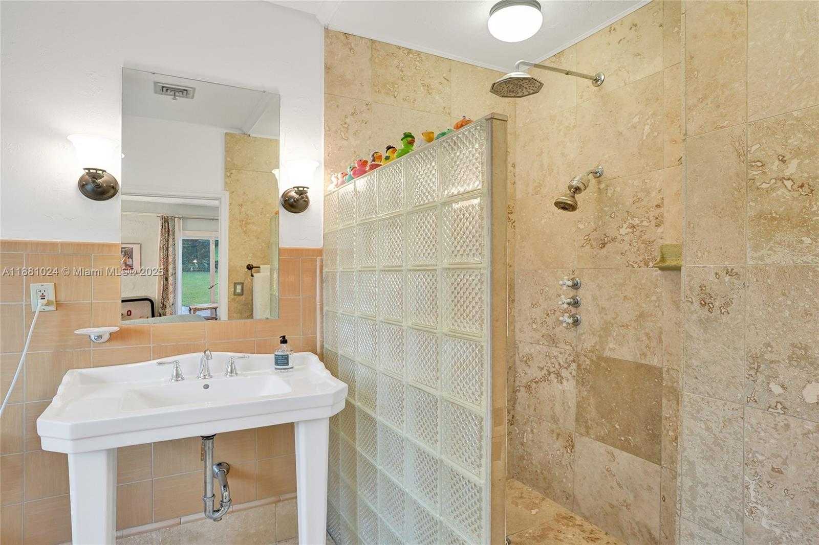 Small Image of 406 NORTH EAST 5TH AVE, Pompano Beach Number 38