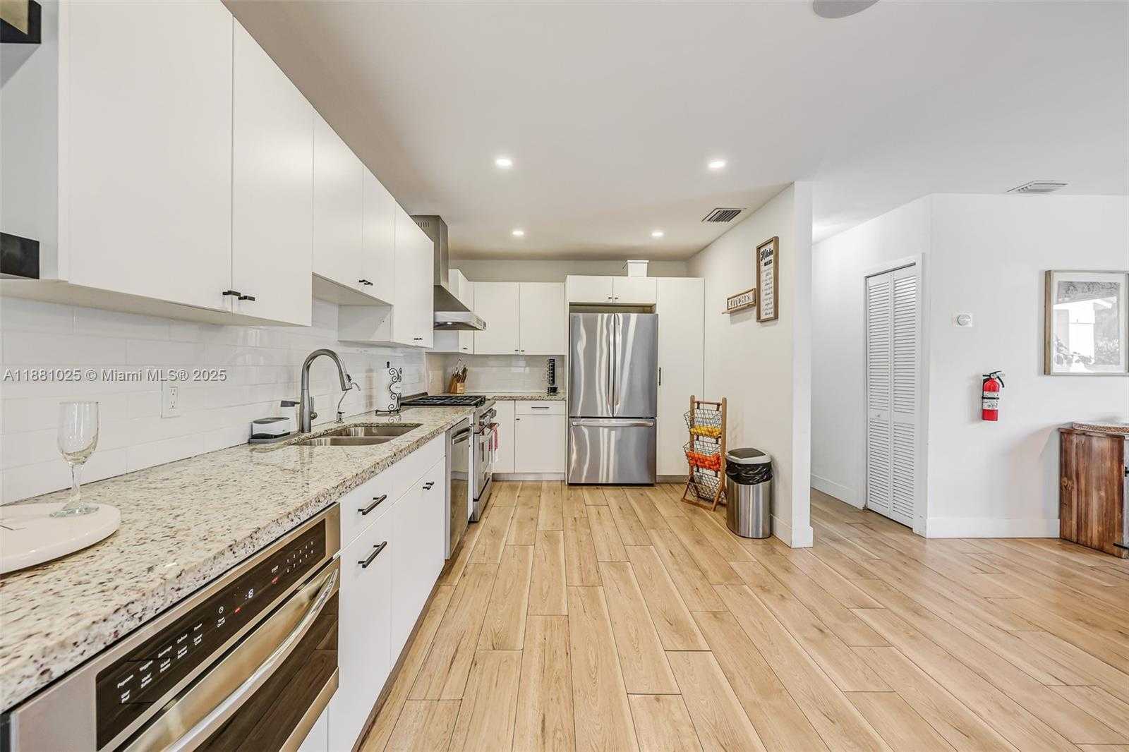 Small Image of 11461 SOUTH WEST 93RD ST, Miami Number 12