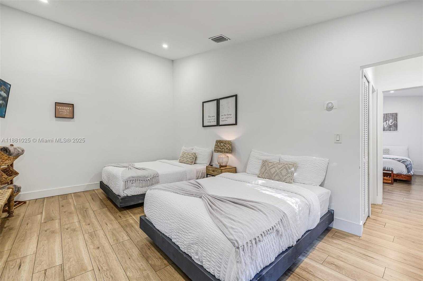 Small Image of 11461 SOUTH WEST 93RD ST, Miami Number 28