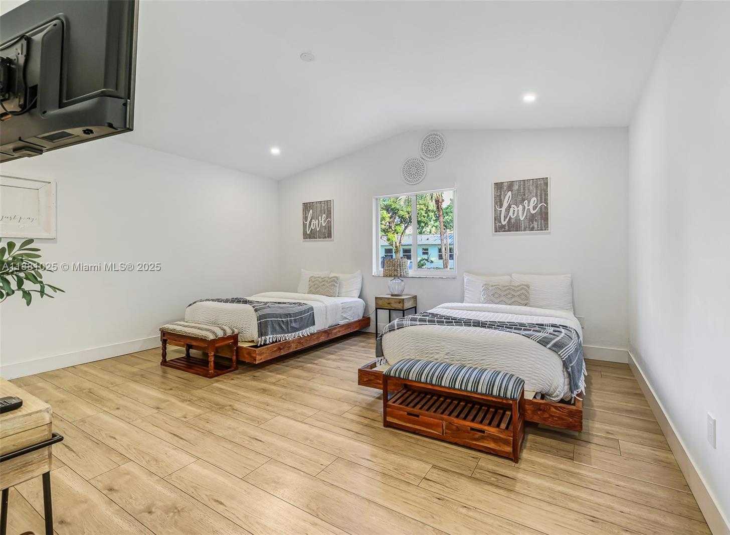Small Image of 11461 SOUTH WEST 93RD ST, Miami Number 29