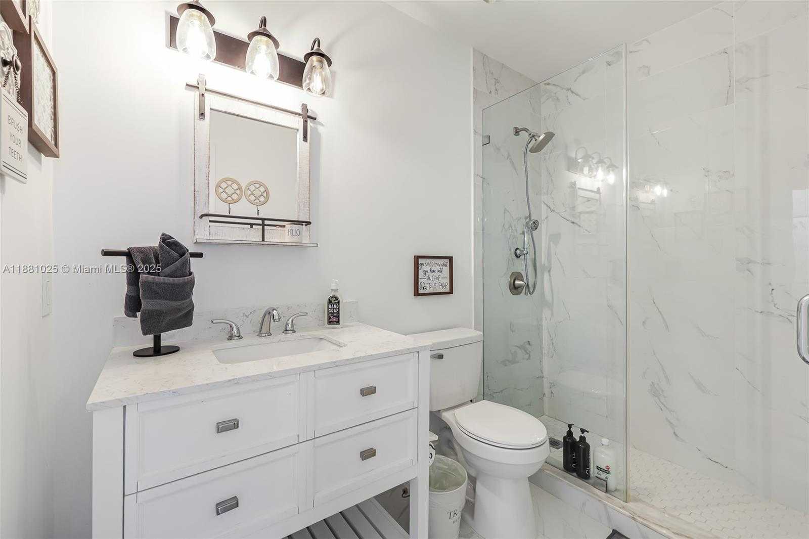 Small Image of 11461 SOUTH WEST 93RD ST, Miami Number 31
