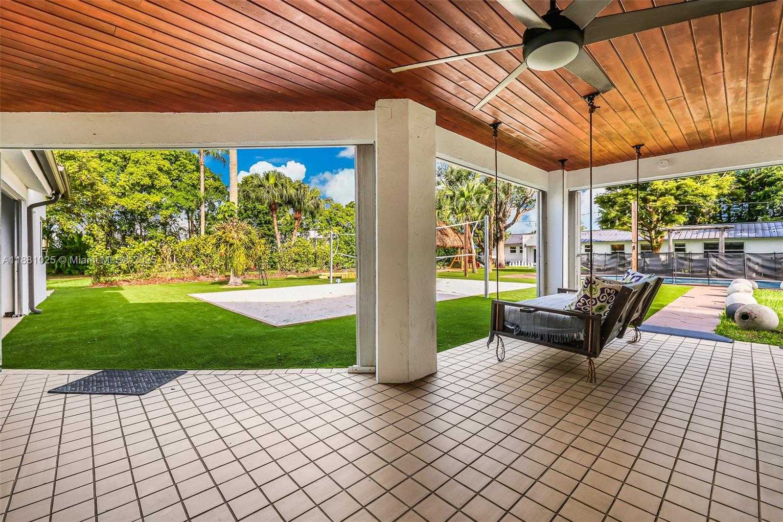 Small Image of 11461 SOUTH WEST 93RD ST, Miami Number 32
