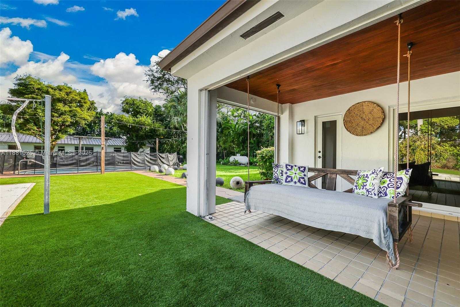 Small Image of 11461 SOUTH WEST 93RD ST, Miami Number 33