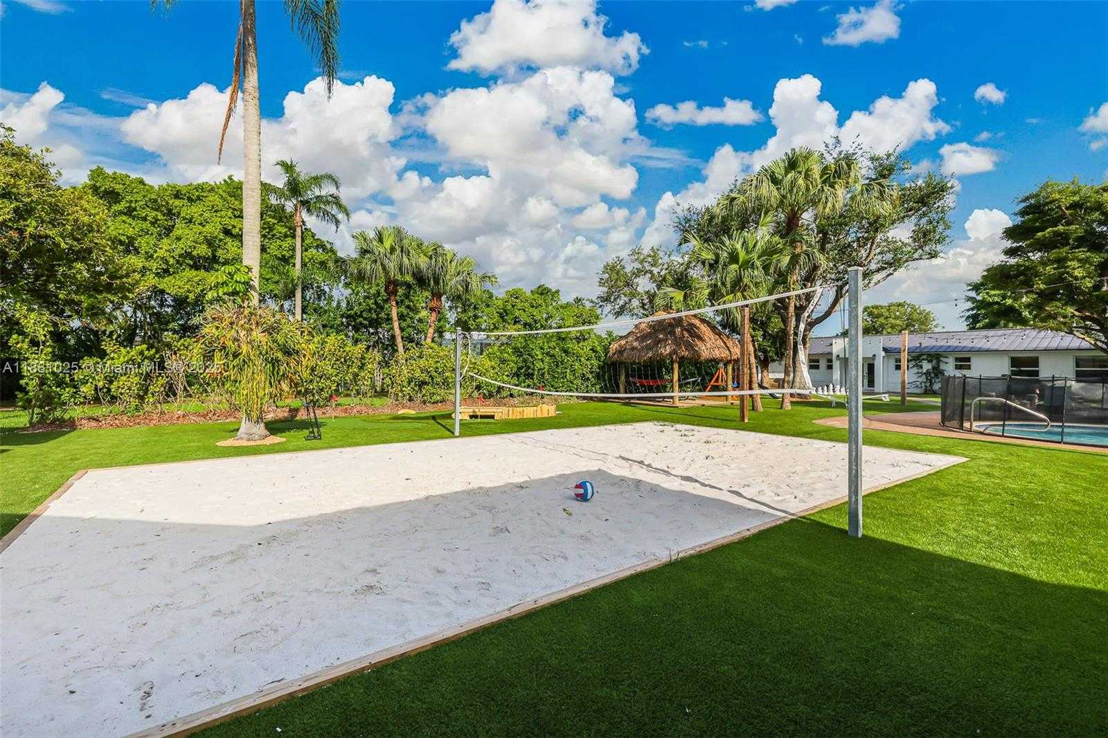 Small Image of 11461 SOUTH WEST 93RD ST, Miami Number 34