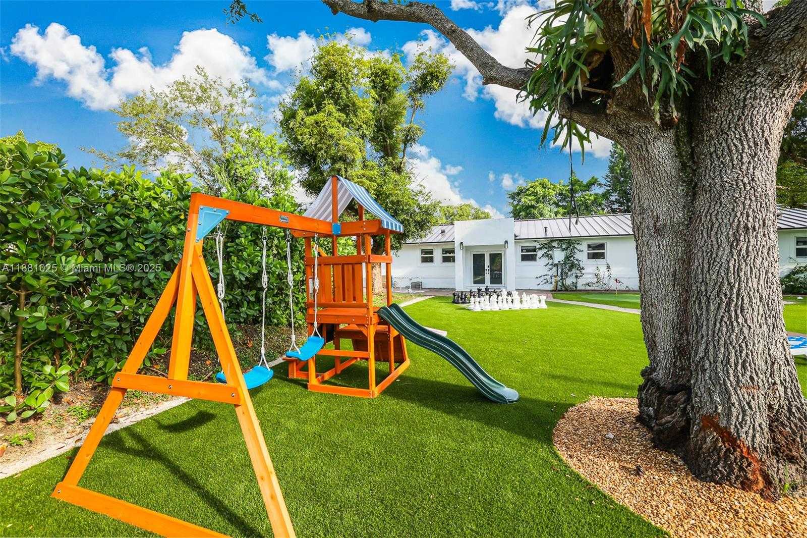 Small Image of 11461 SOUTH WEST 93RD ST, Miami Number 40