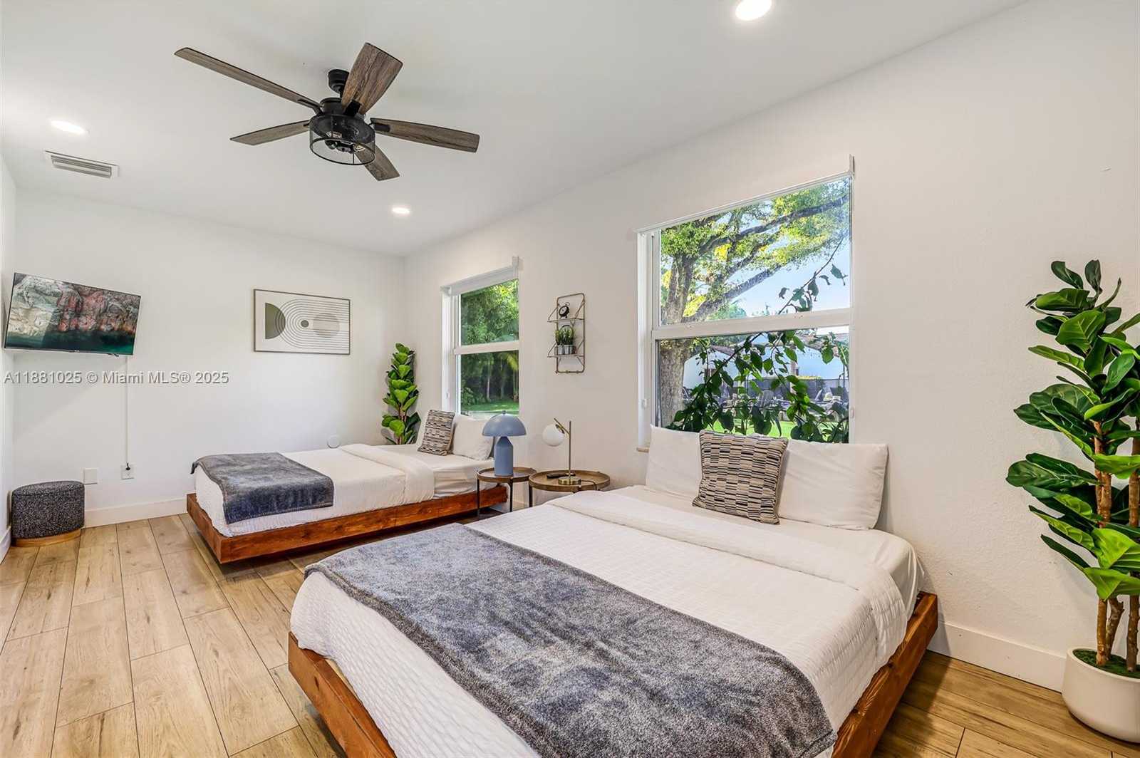 Small Image of 11461 SOUTH WEST 93RD ST, Miami Number 52