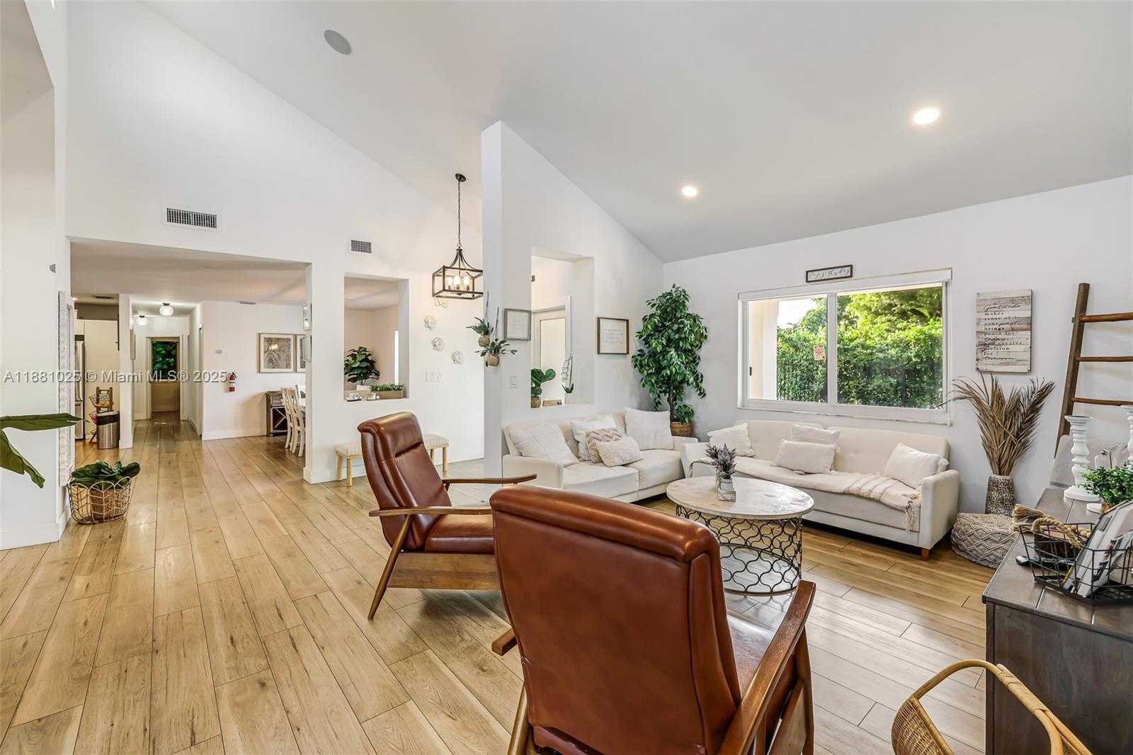 Small Image of 11461 SOUTH WEST 93RD ST, Miami Number 6
