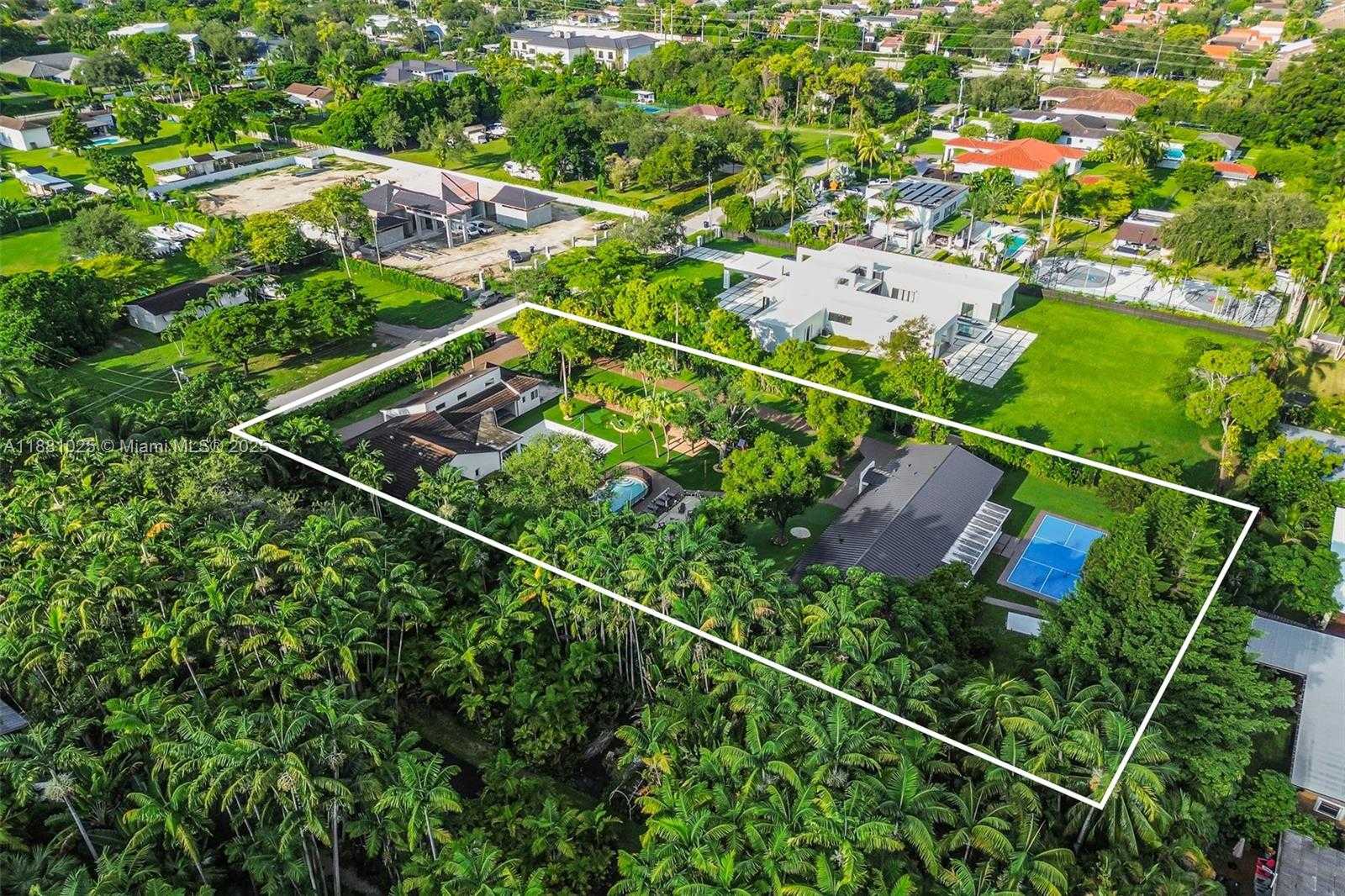 Small Image of 11461 SOUTH WEST 93RD ST, Miami Number 60