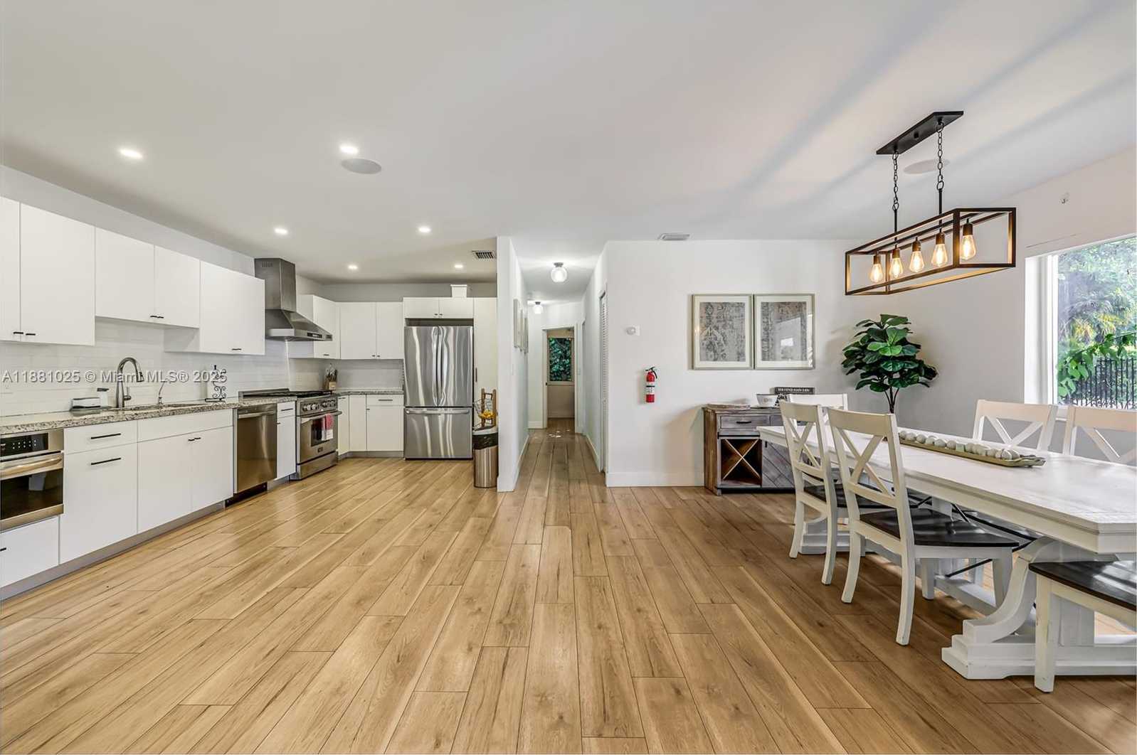 Small Image of 11461 SOUTH WEST 93RD ST, Miami Number 9