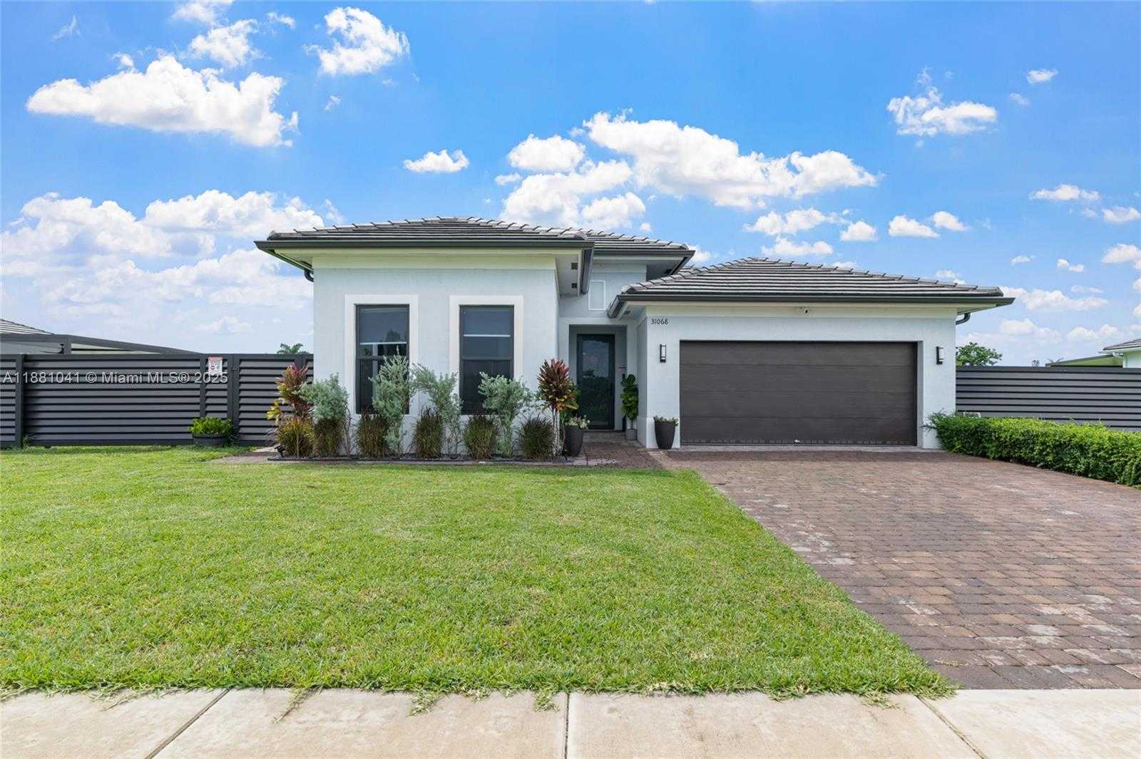 Small Image of 31068 SW 192nd Ct, Florida 33030, USA Number 3