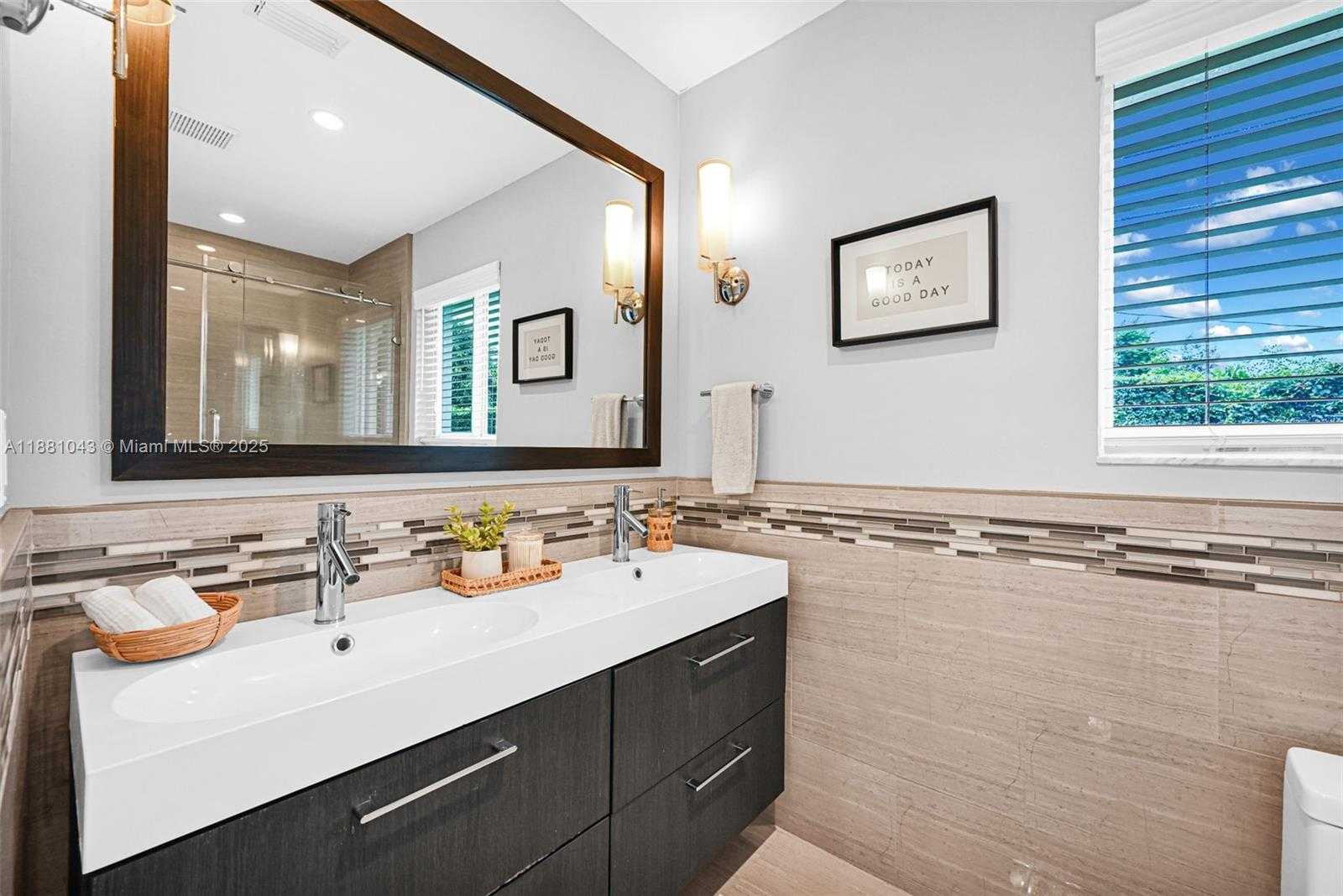 Small Image of 8570 SOUTH WEST 155TH TER, Palmetto Bay Number 14