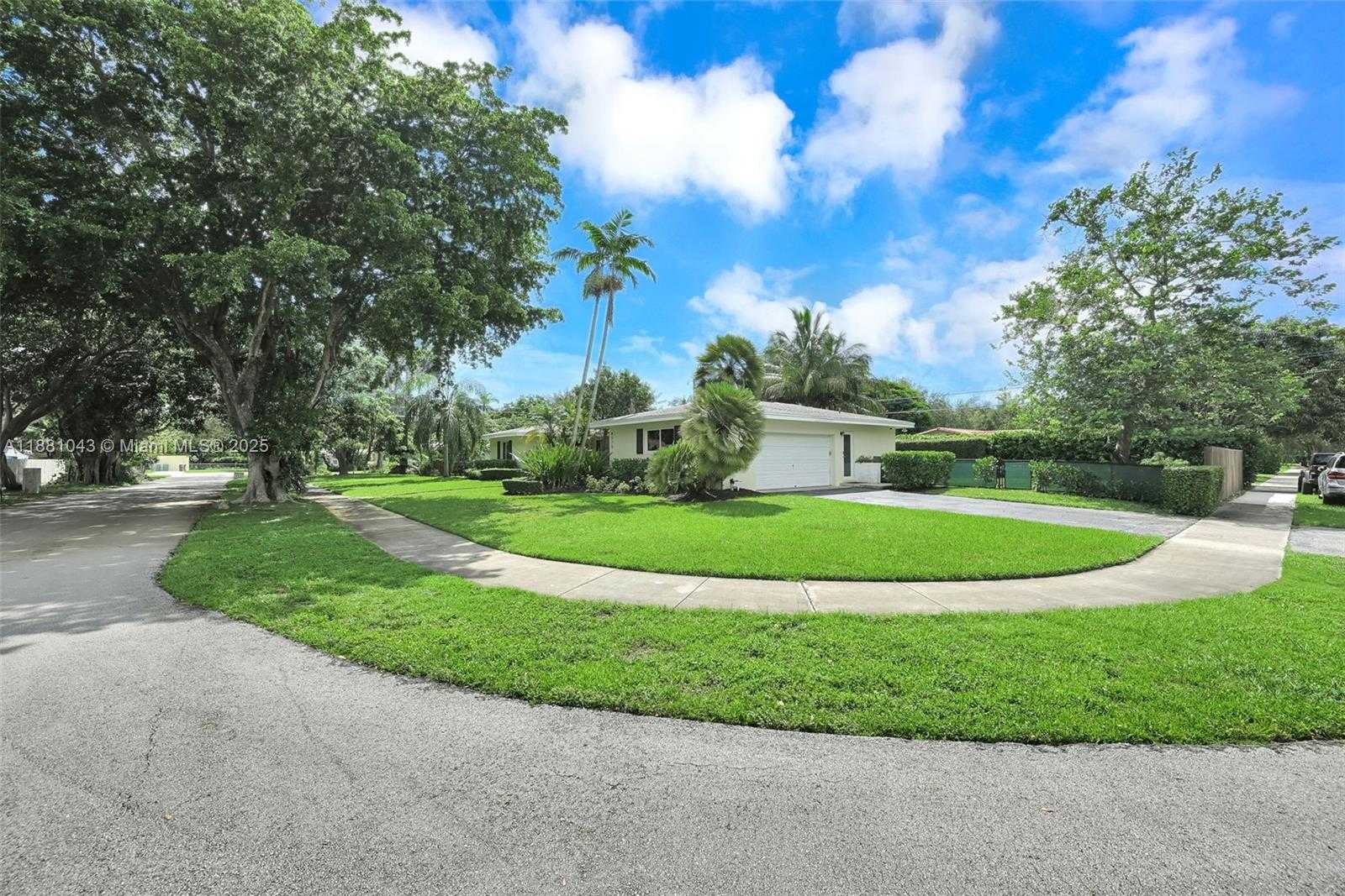 Small Image of 8570 SOUTH WEST 155TH TER, Palmetto Bay Number 4