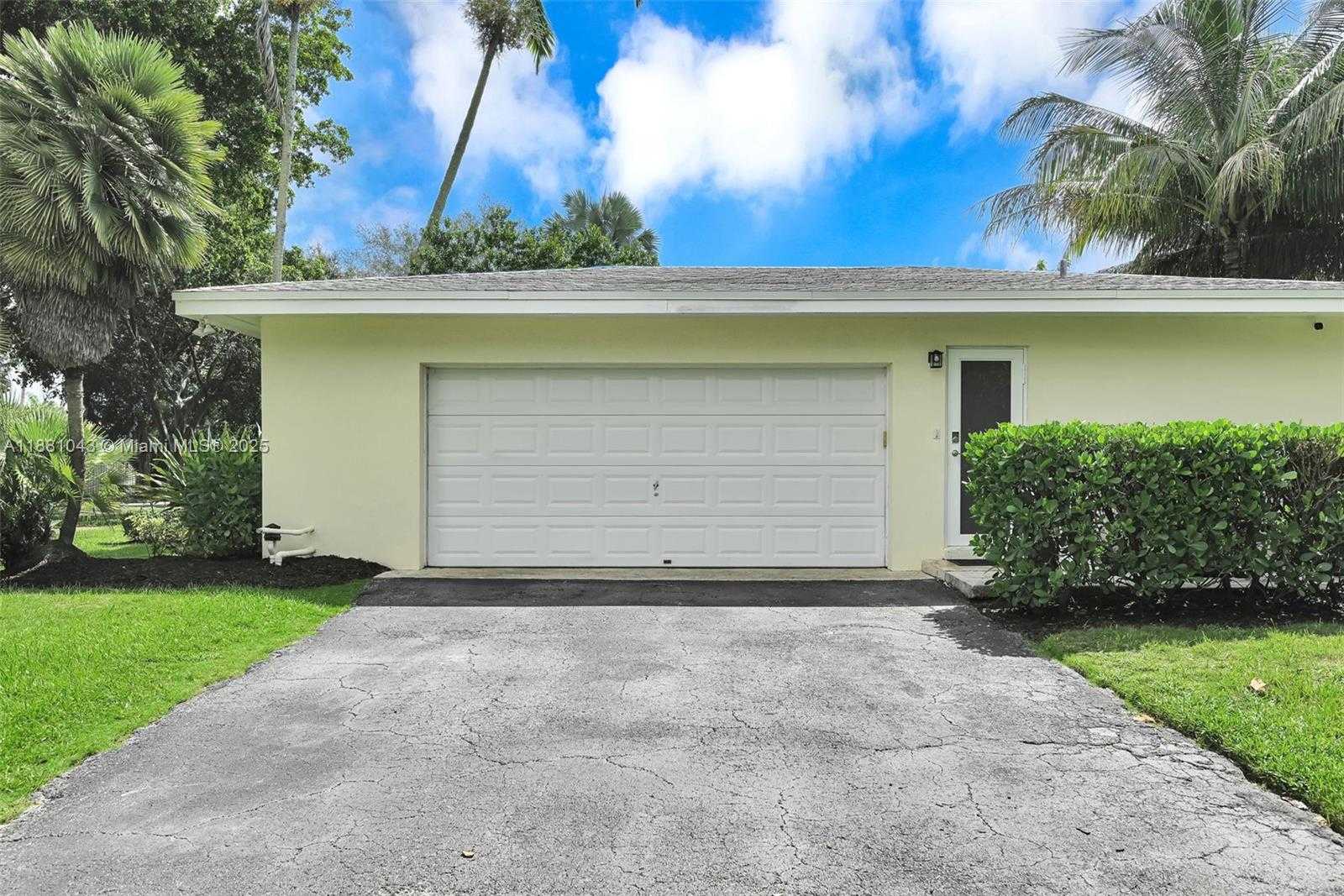 Small Image of 8570 SOUTH WEST 155TH TER, Palmetto Bay Number 5