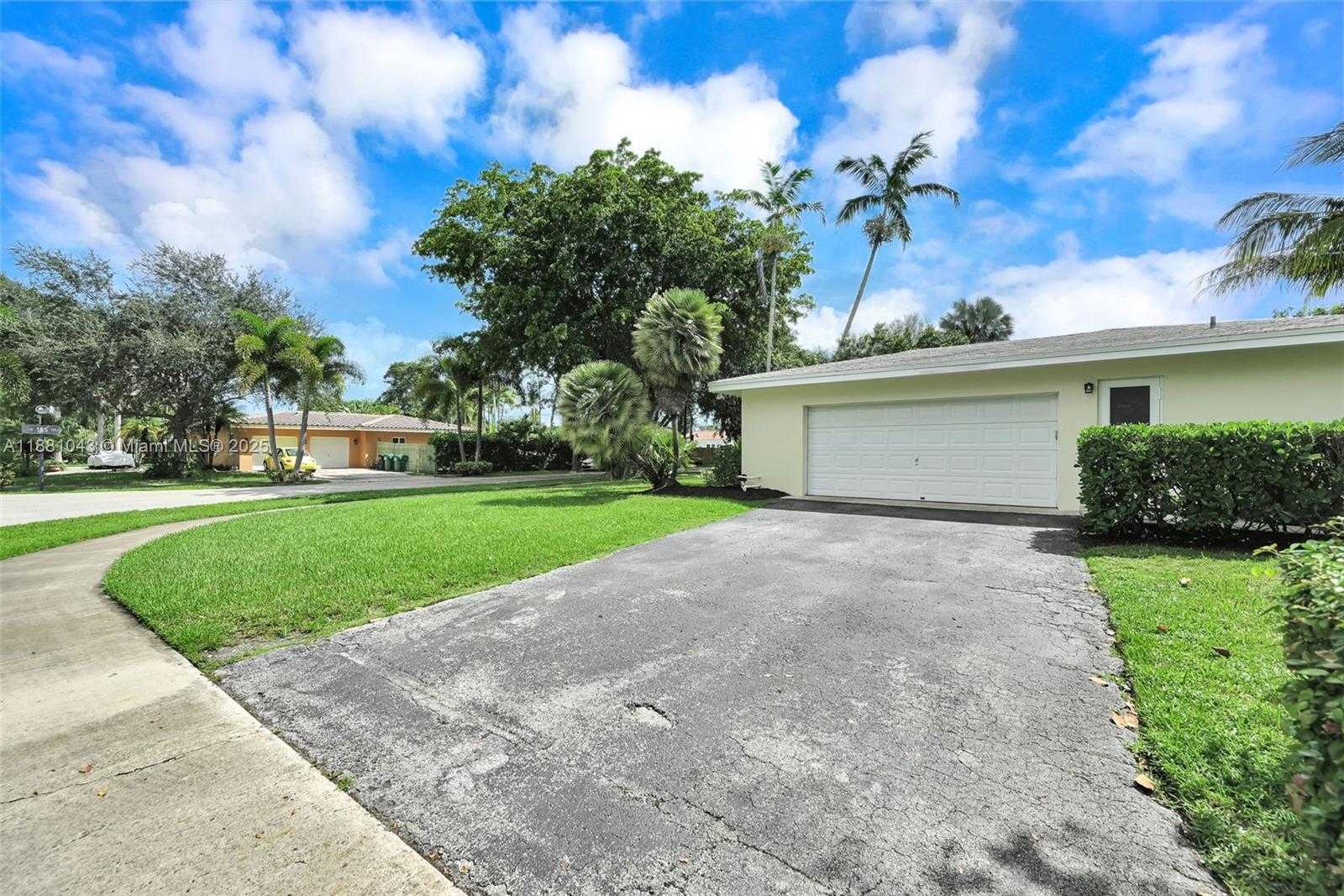 Small Image of 8570 SOUTH WEST 155TH TER, Palmetto Bay Number 6