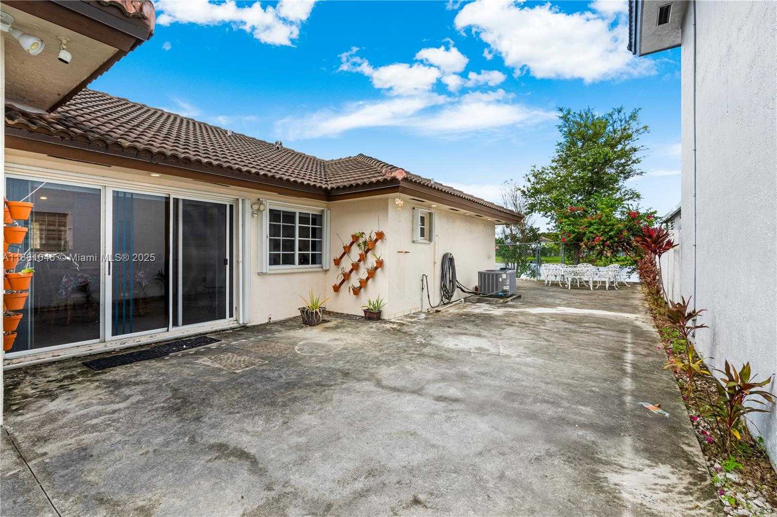 Small Image of 15351 SOUTH WEST 36TH ST, Miami Number 25