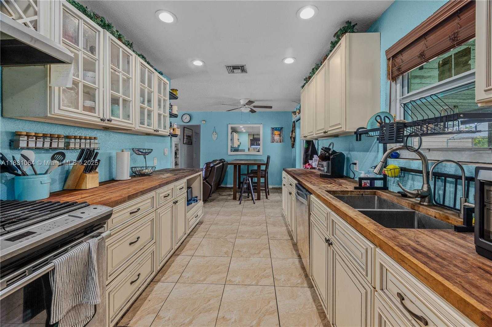 Small Image of 4450 SOUTH WEST 24TH ST, Fort Lauderdale Number 12