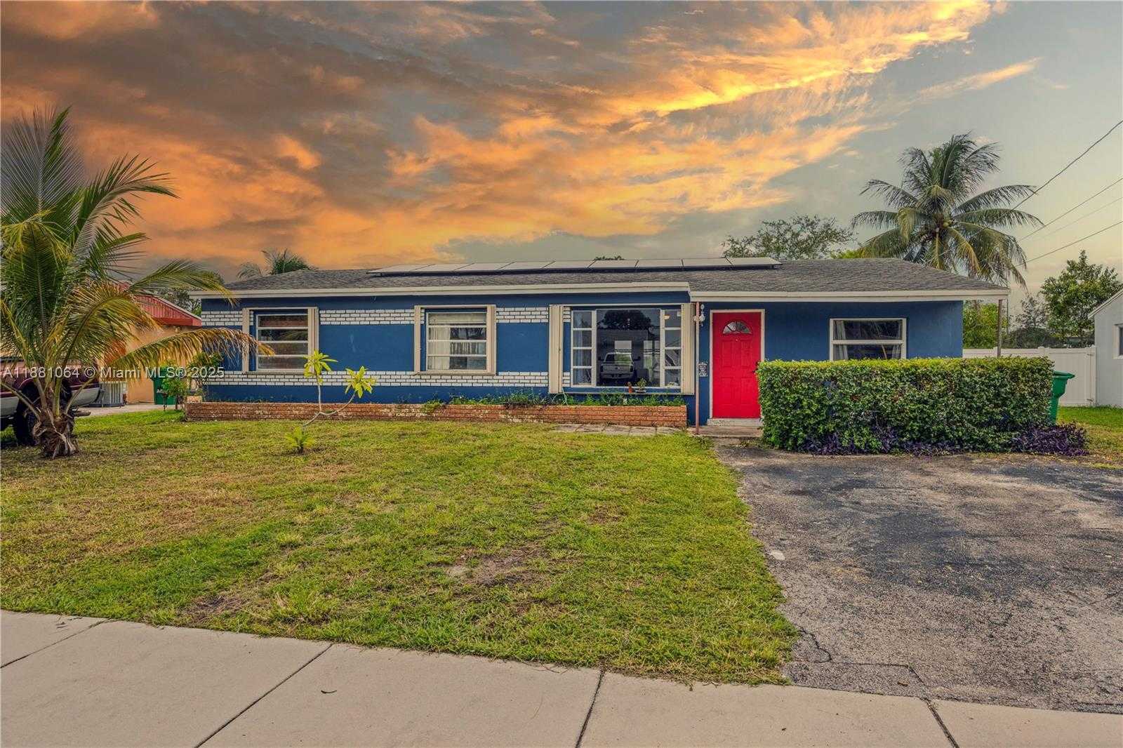 Small Image of 4450 SOUTH WEST 24TH ST, Fort Lauderdale Number 2