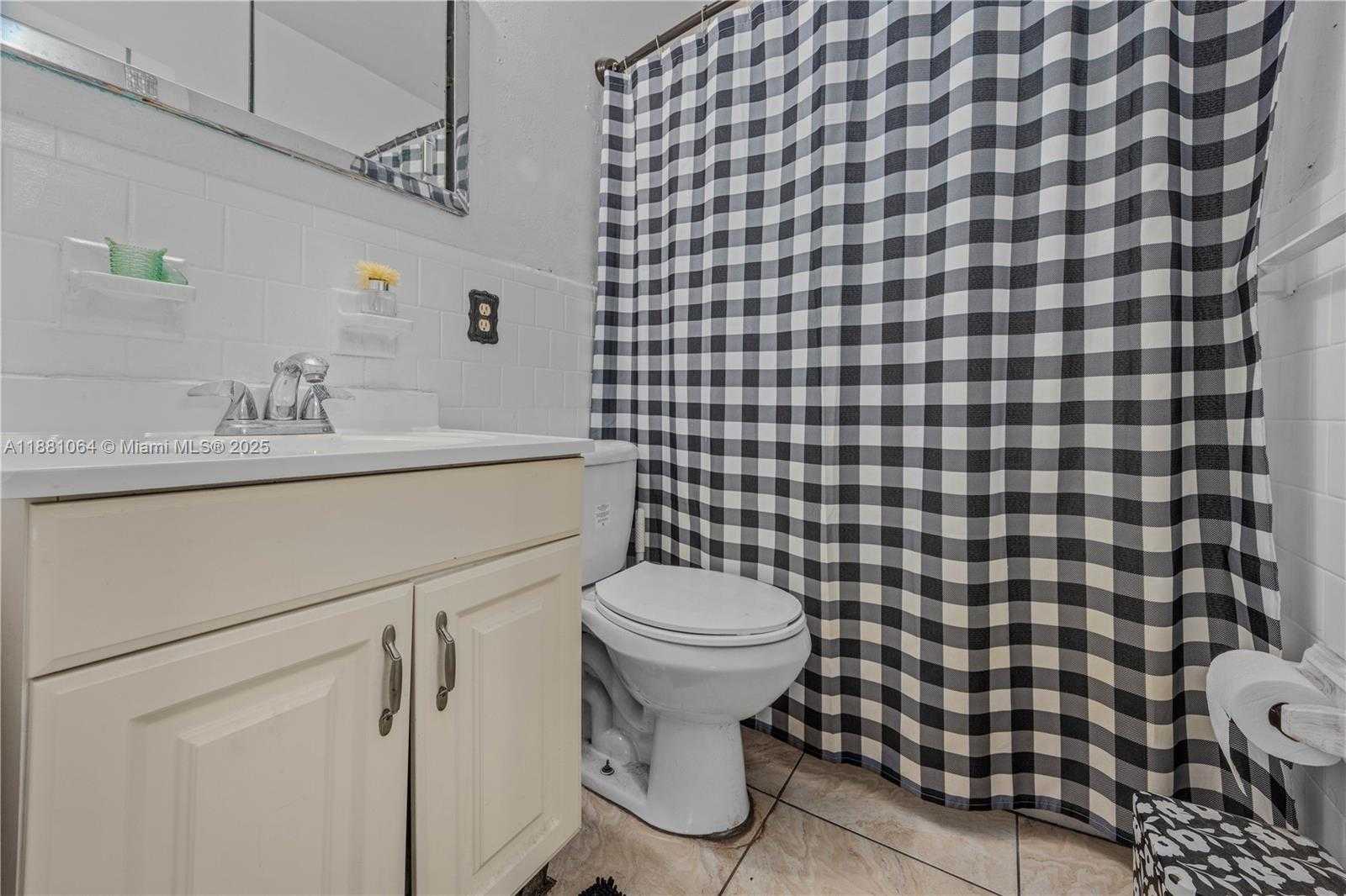 Small Image of 4450 SOUTH WEST 24TH ST, Fort Lauderdale Number 21