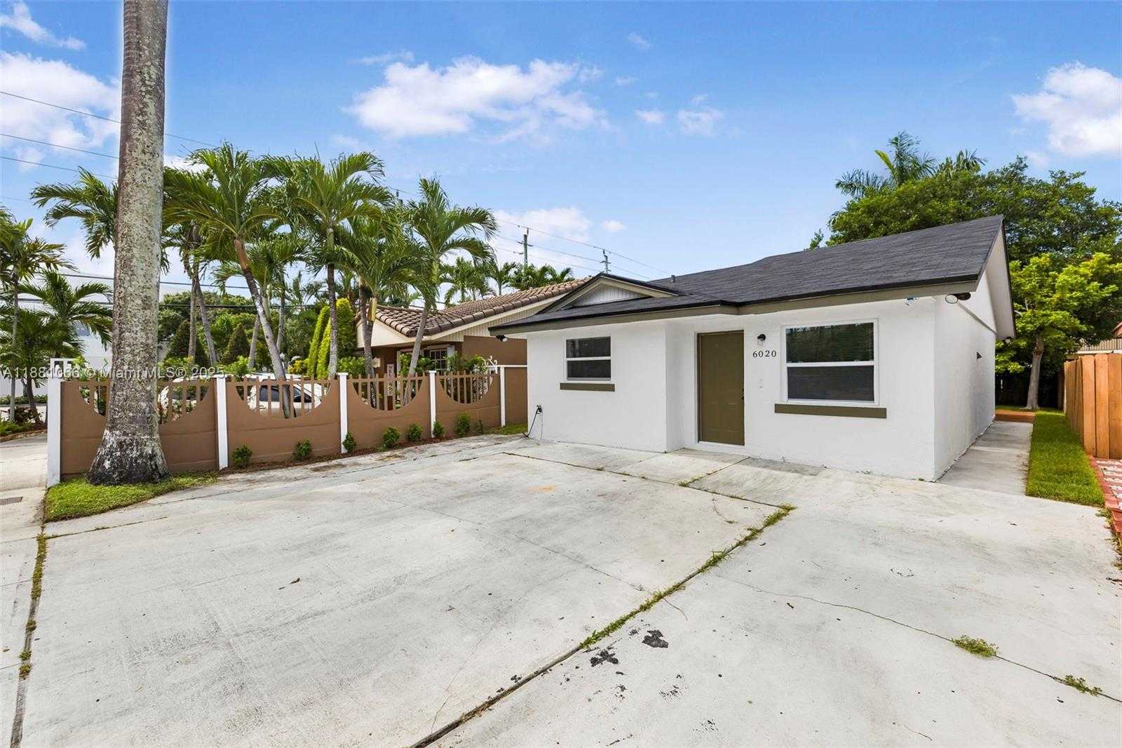 Small Image of 6020 WEST 22ND LANE, Hialeah Number 2