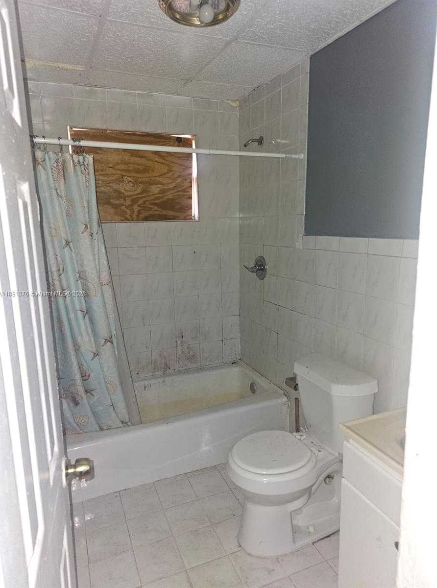 Small Image of Miramar Number 12