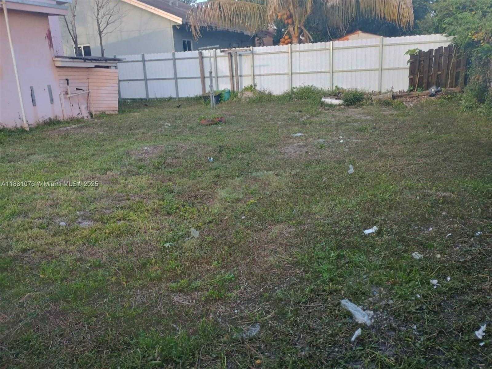 Small Image of Miramar Number 5